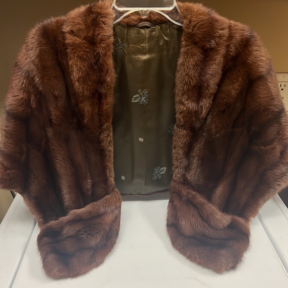 Vintage fur with pockets OS - Picture 1 of 6